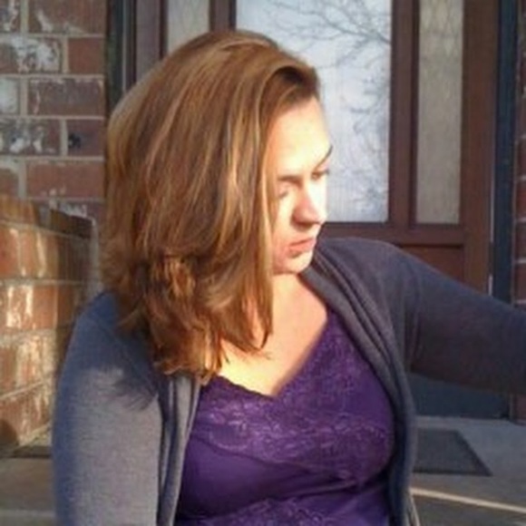 Meet your Posher, Amanda - Picture 1 of 1